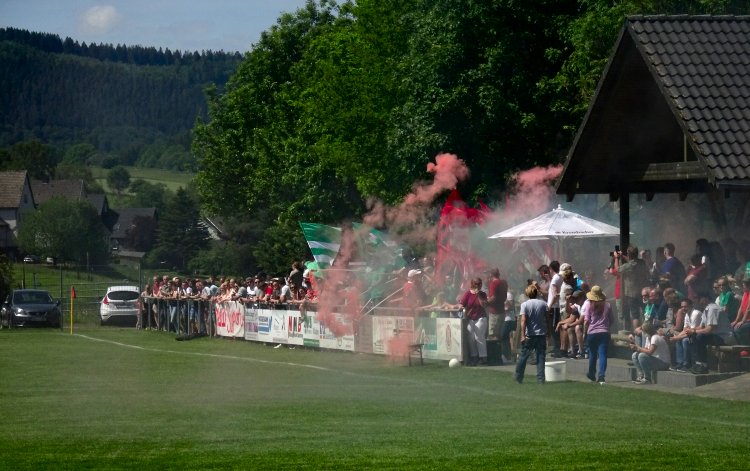 Rot-Wei&szlig;-Arena