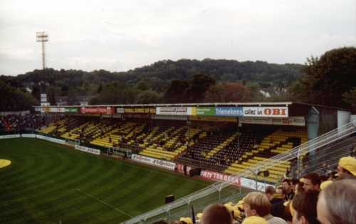 Tivoli - Trib&uuml;ne unbesetzt