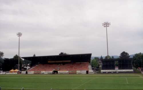 Stadion Br�gglifeld - Trib�ne und Zusatztrib�ne
