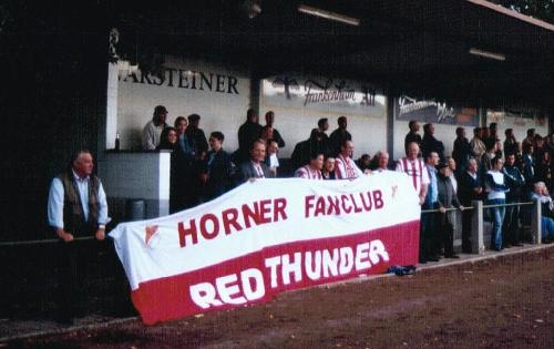 Stadion Zehnthof - G�stefans auf der Trib�ne