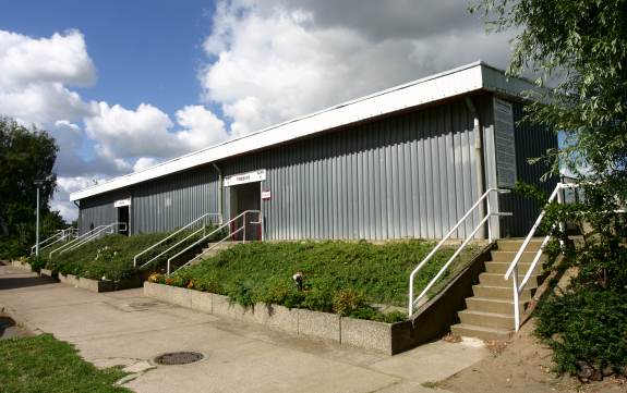 Sportforum Hohensch&ouml;nhausen - Trib&uuml;ne R&uuml;ckseite