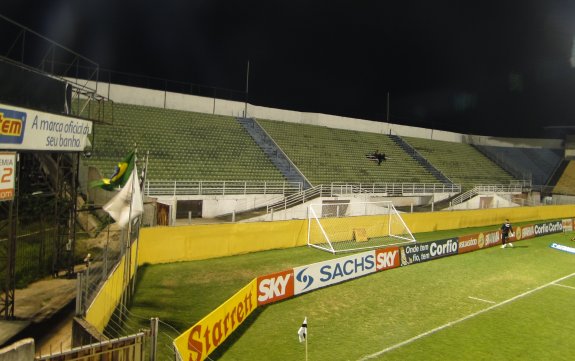 Est&aacute;dio Nabi Abi Chedid (Est&aacute;dio Marcello St&eacute;fani)