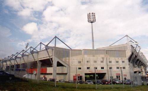 Stade Roudourou - Au&szlig;enansicht