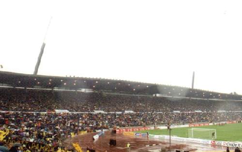 AWD-Arena - ... hier auch ... die Wasserflecken im Bild zeigen, da&szlig; das f&uuml;r den Fotografen nicht gilt