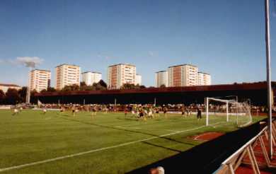 Rambergsvallen - Haupttrib&uuml;ne mit Spielszene