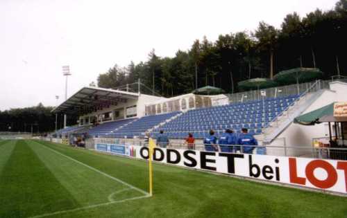 Dietmar-Hopp-Stadion - Trib&uuml;ne von nahem
