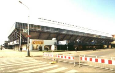 Letn&aacute; - Au&szlig;enansicht Gegengerade