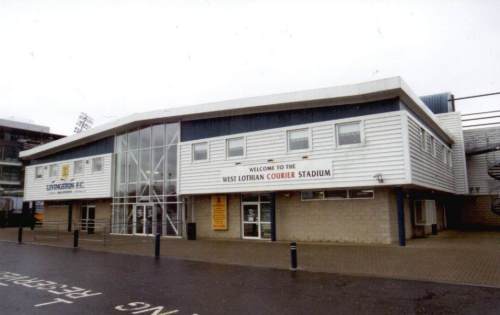 Almondvale Stadium - Au�enansicht