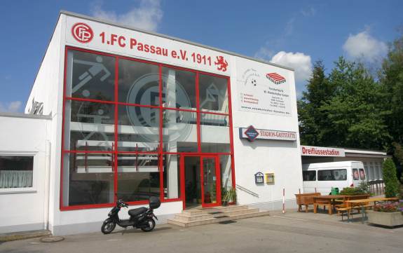 Dreifl&uuml;ssestadion - Gesch&auml;ftsstelle