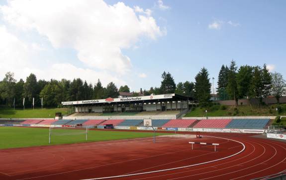 Dreifl&uuml;ssestadion - Trib&uuml;ne