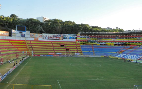 Estadio Cuscatl&aacute;n