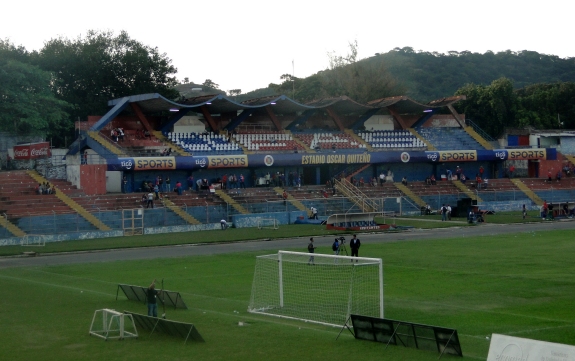 Estadio Oscar Quite�o