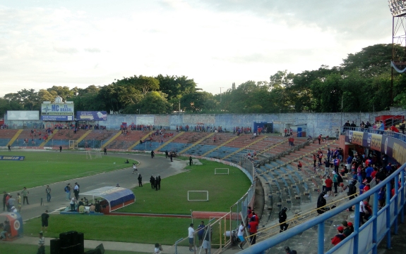 Estadio Oscar Quite�o