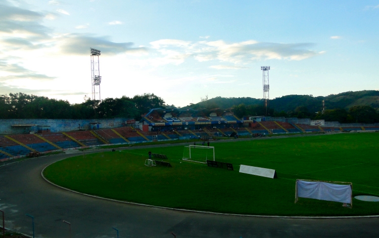 Estadio Oscar Quite�o