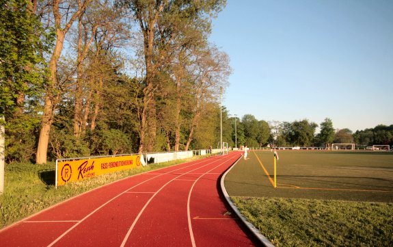 Viktor-H&ouml;tter-Kampfbahn