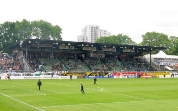Preu�en-Stadion - Trib�ne