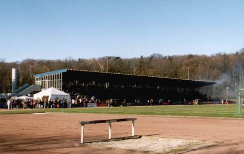 Stadion Hoher Busch - Trib�ne mit etwas Rauch