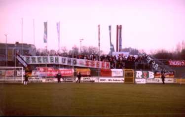 Jade-Stadion - G&auml;stekurve